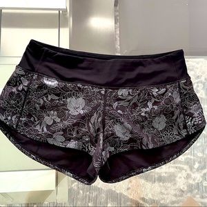 Lululemon speed shorts size 6